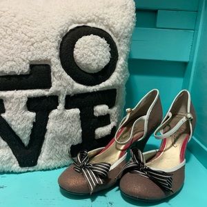 Poetic License Retro Pin Up Kitten Heels